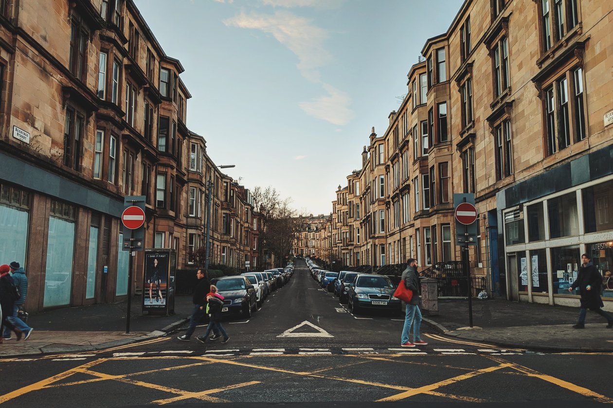 Rue d'immeuble classique de Glasgow dans le West End