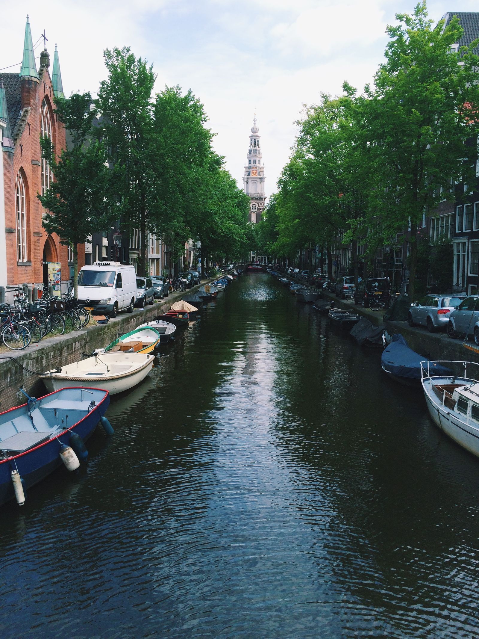 Canal et maisons historiques à Amsterdam, Pays-Bas