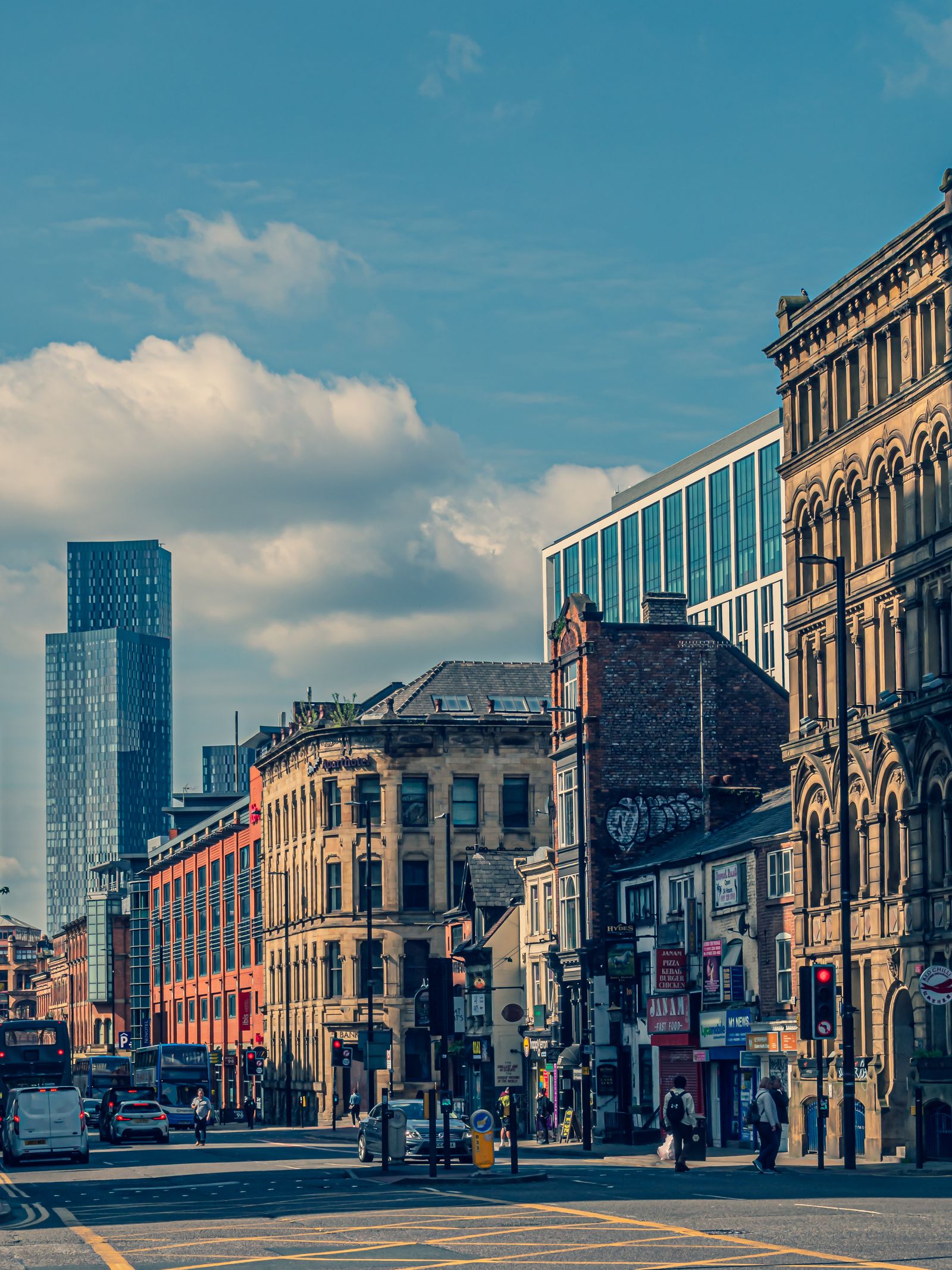 Scène de rue à Manchester, près de Stockport, Angleterre
